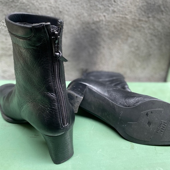 Stuart Weitzman Square Toed Black Leather Booties - Picture 13 of 16
